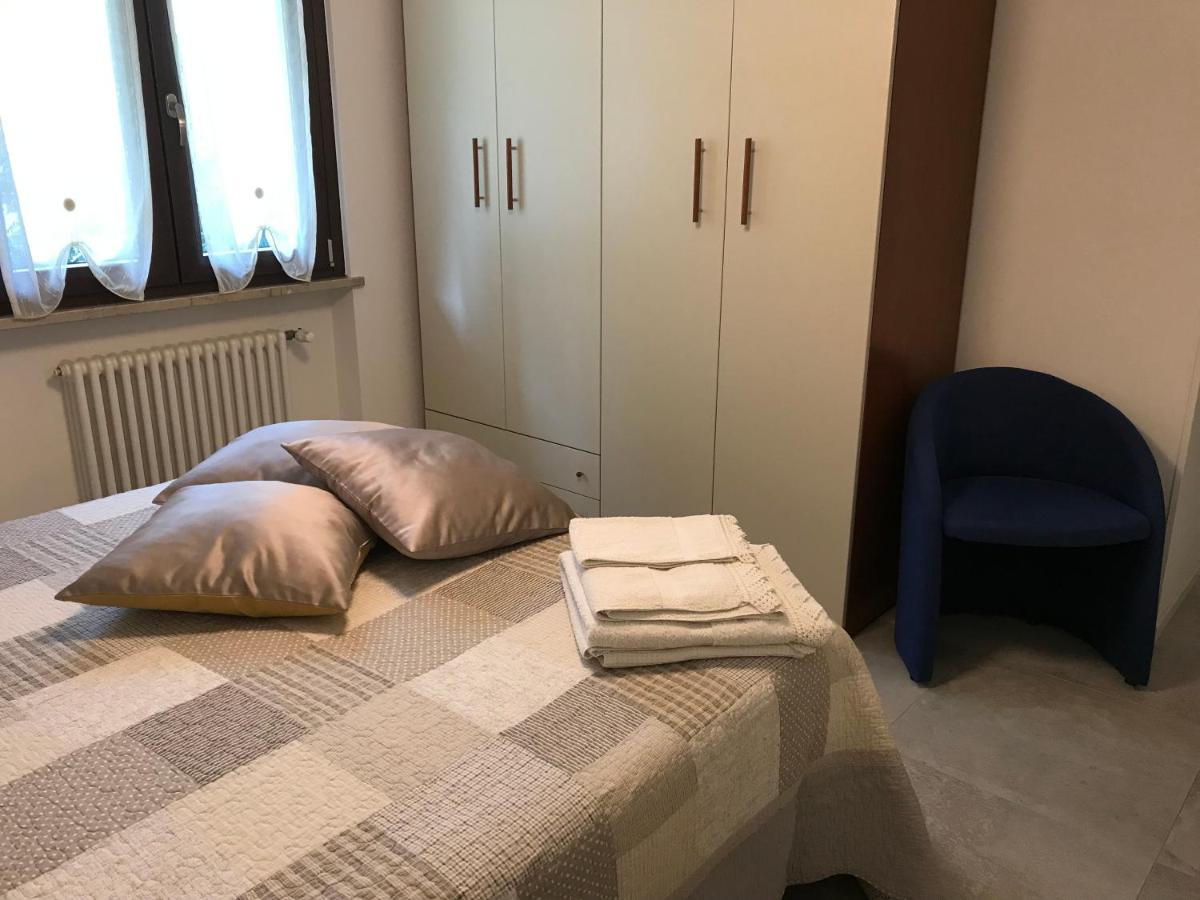 Casa Mary Due - Trilocale Con Giardino Privato A Due Passi Dal Lago Sirmione Eksteriør billede