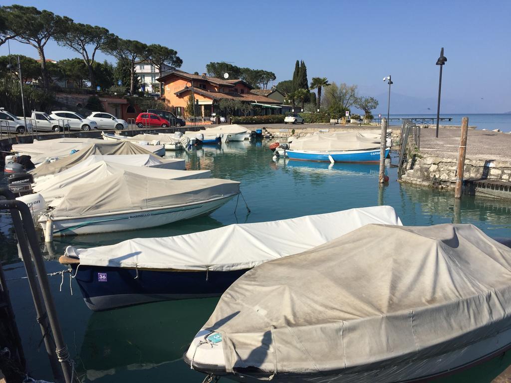 Casa Mary Due - Trilocale Con Giardino Privato A Due Passi Dal Lago Sirmione Eksteriør billede