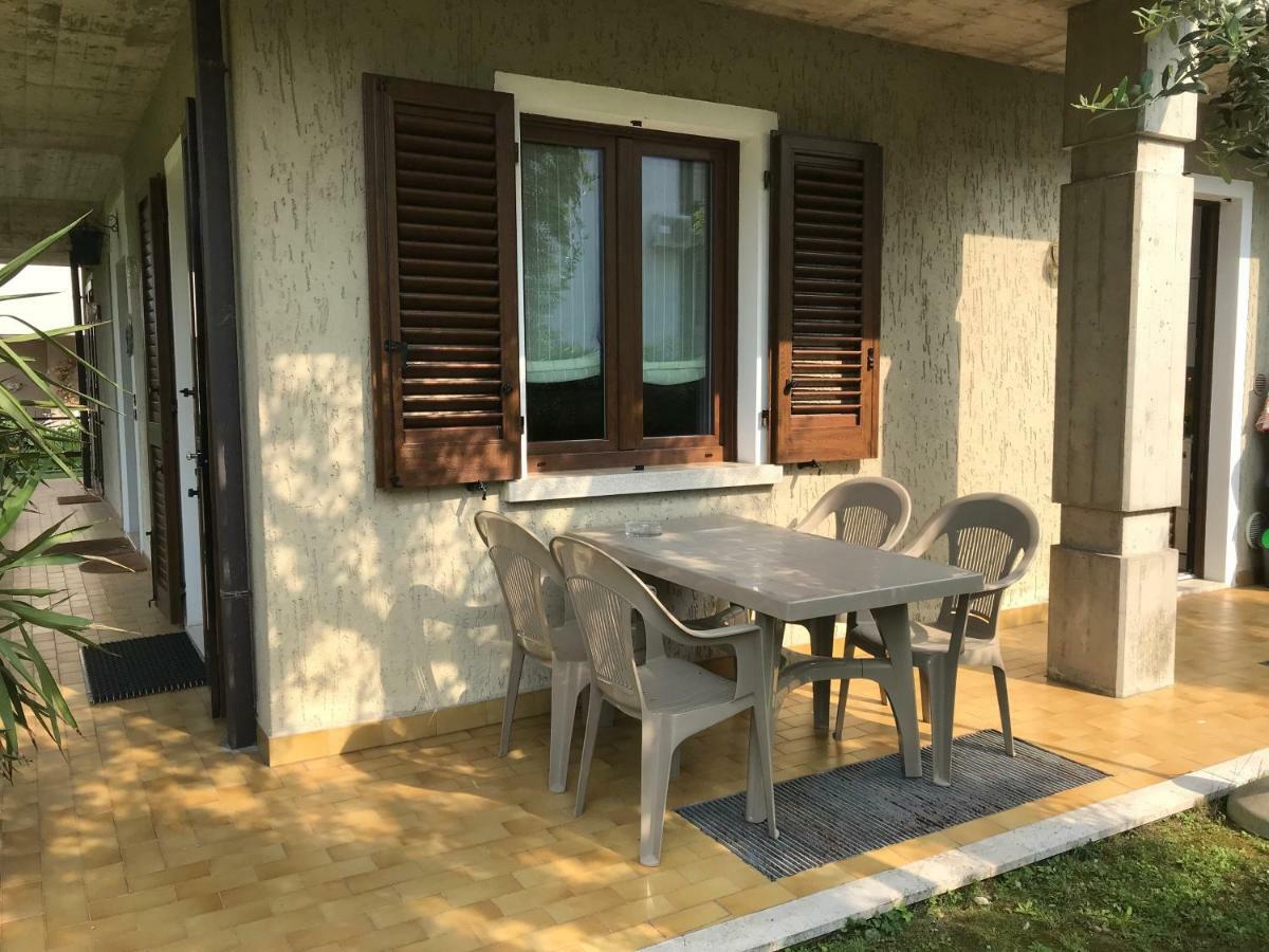 Casa Mary Due - Trilocale Con Giardino Privato A Due Passi Dal Lago Sirmione Eksteriør billede