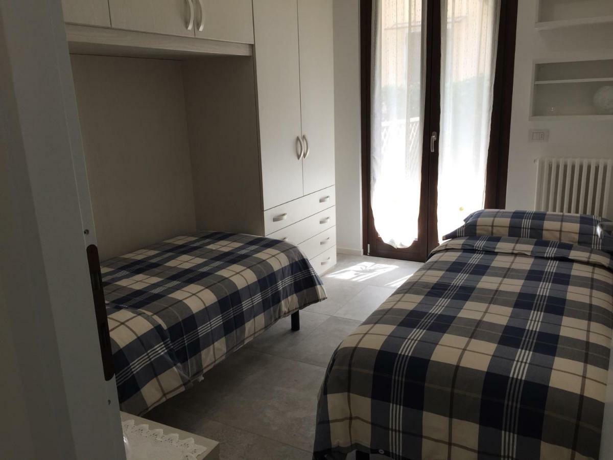 Casa Mary Due - Trilocale Con Giardino Privato A Due Passi Dal Lago Sirmione Eksteriør billede